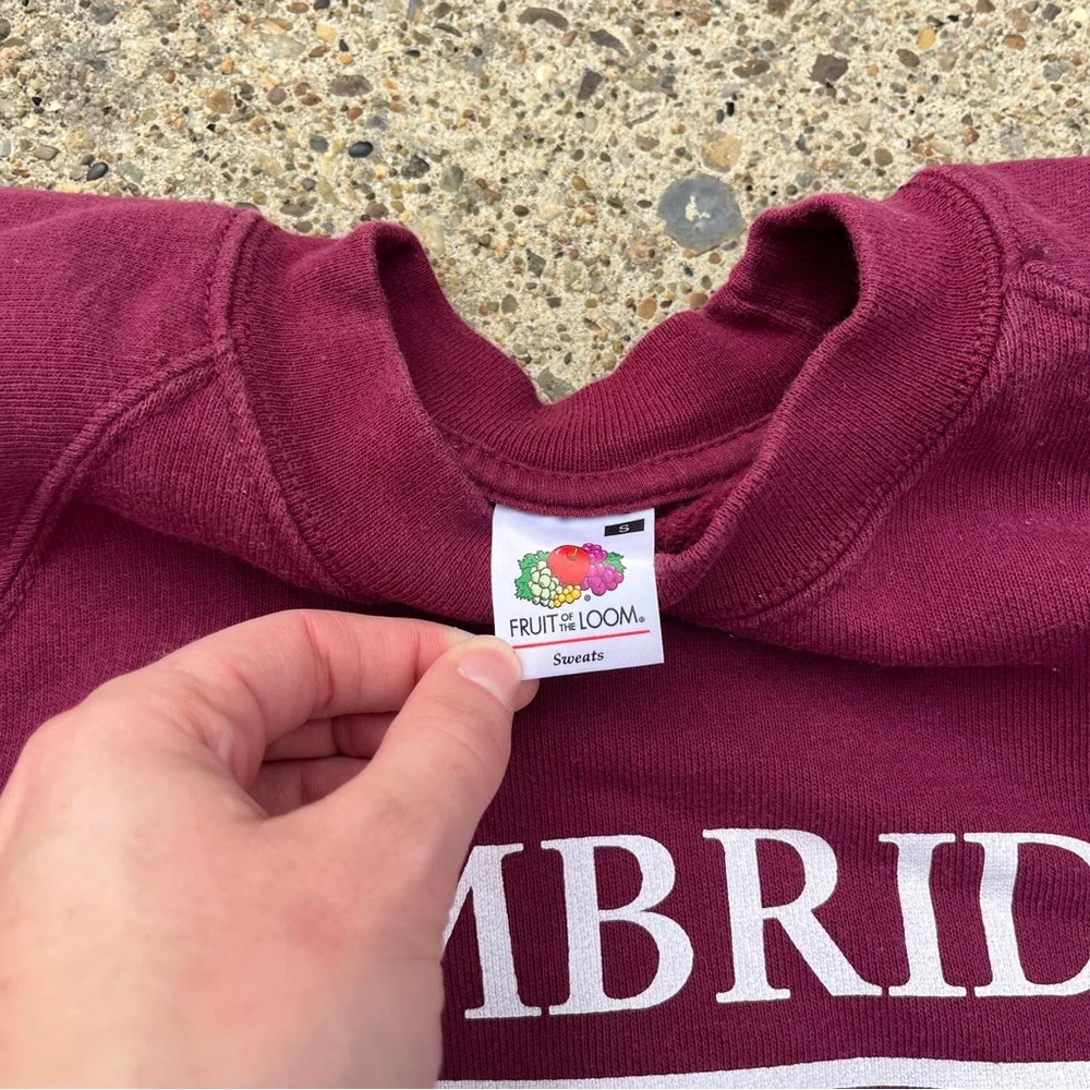 Women’s Burgundy Cambridge University Crewneck Sweatshirt Size Small Like New - Picture 3 of 4